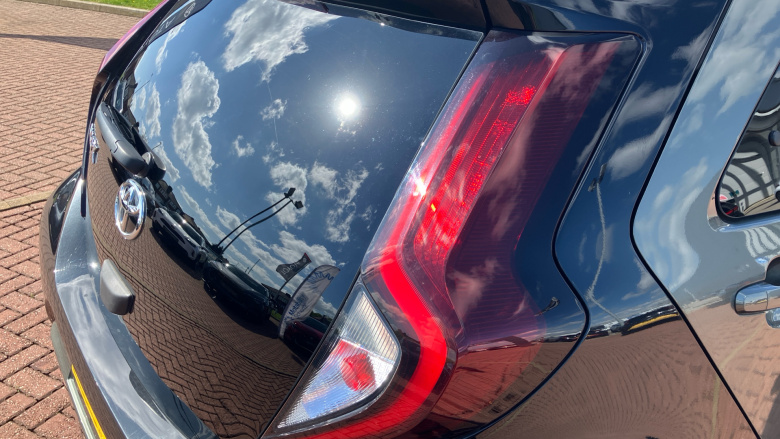 Toyota Aygo X 1.0 VVT-i Edge 5dr Petrol Hatchback